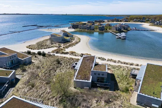Beach Resort Punt West