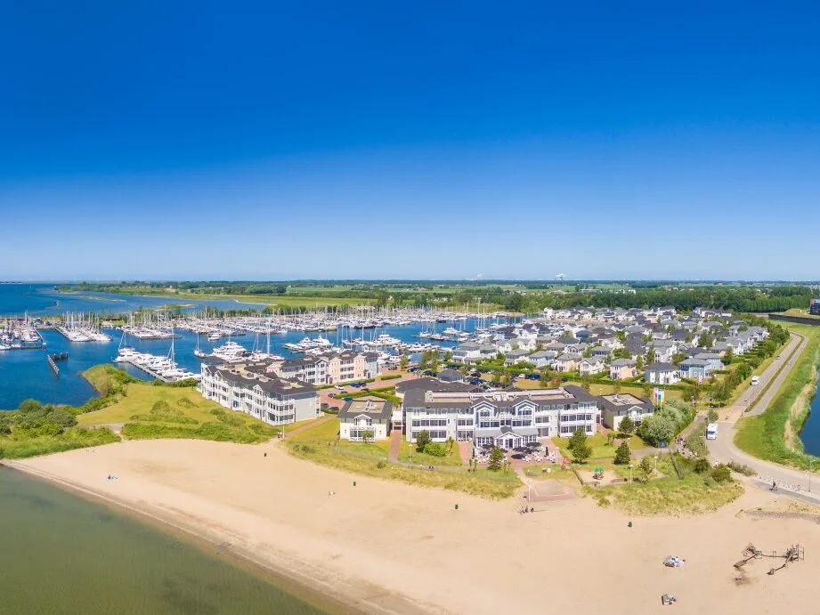 Cape Helius in Hellevoetsluis