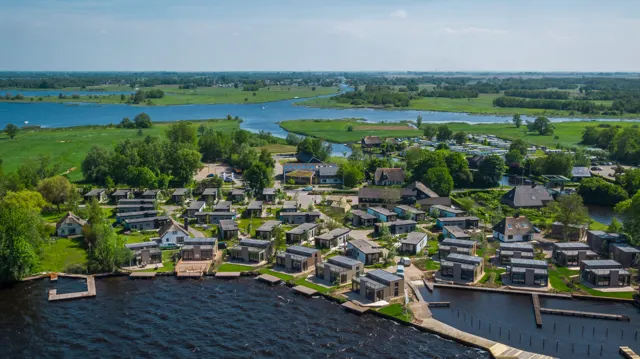 Vakantiepark De Wiedense Meren in Wanneperveen