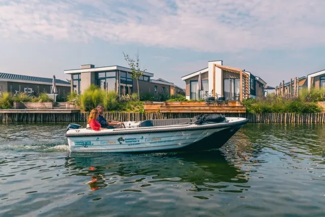 EuroParcs De Kraaijenbergse Plassen in Linden
