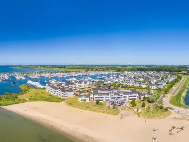 Cape Helius in Hellevoetsluis